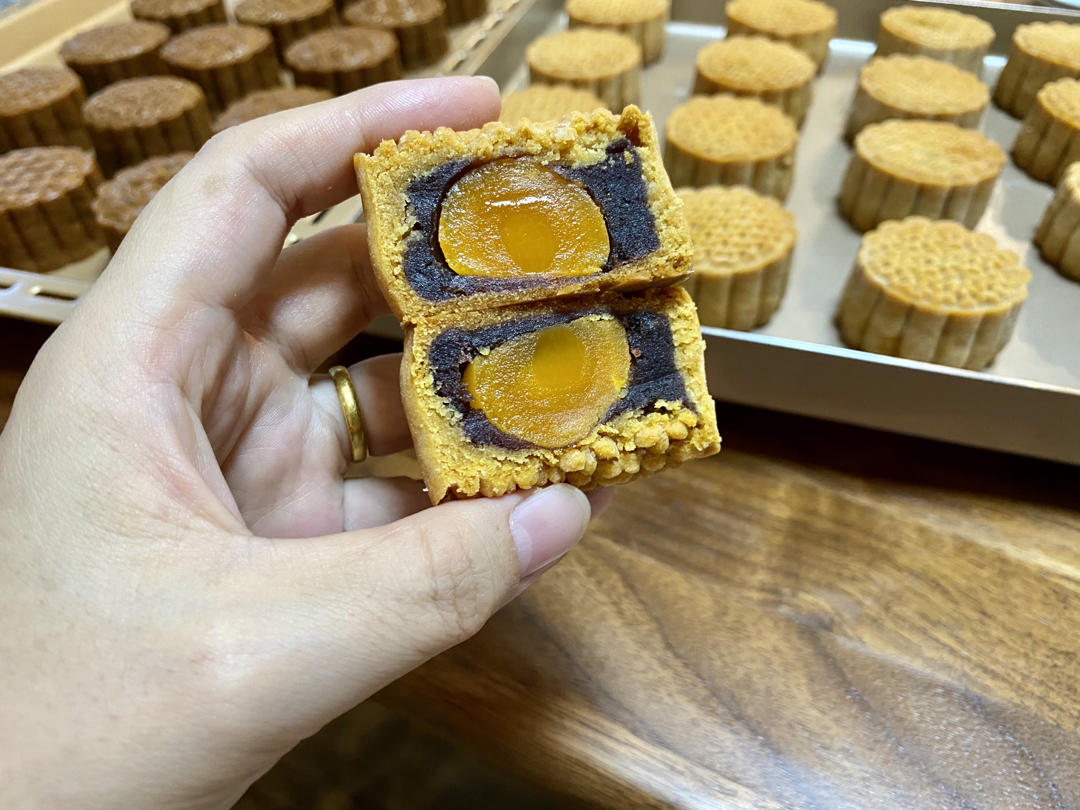 视频|玩转花样月饼|2款经典广式月饼，4种流心月饼