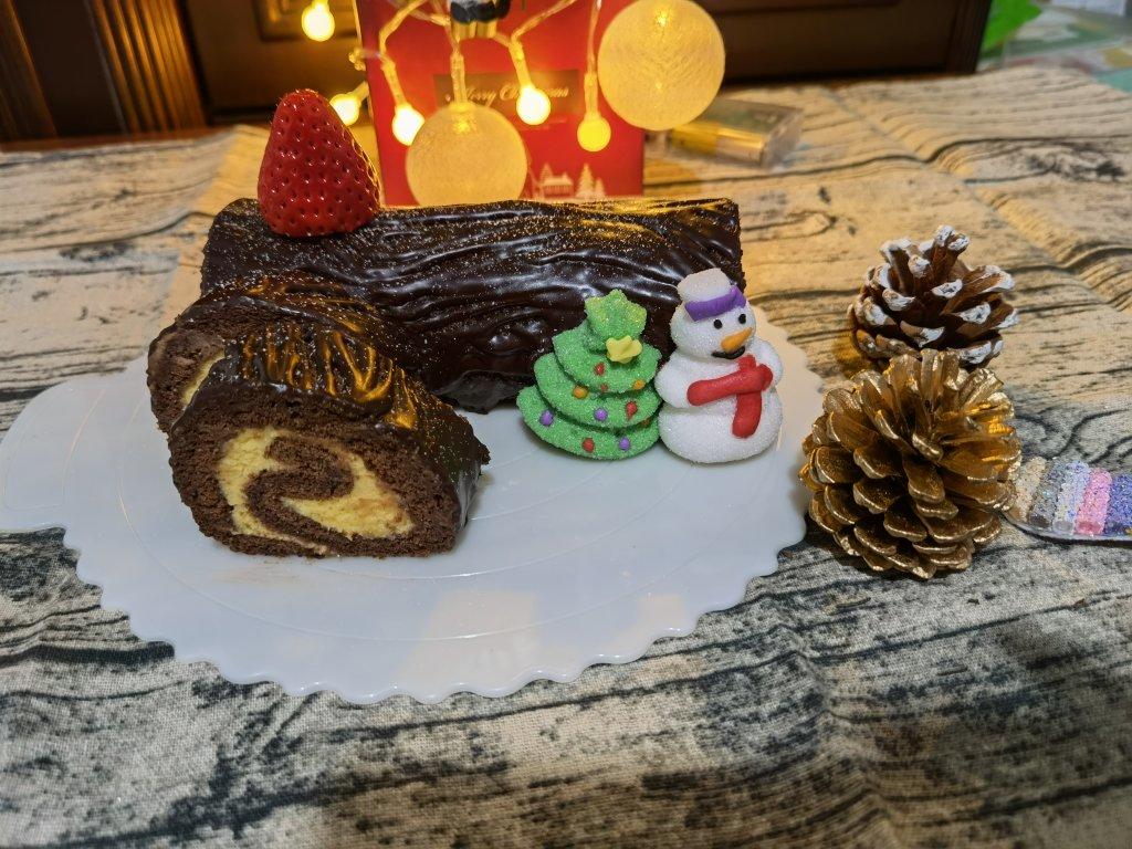 平安夜的餐桌上不能没有树根蛋糕