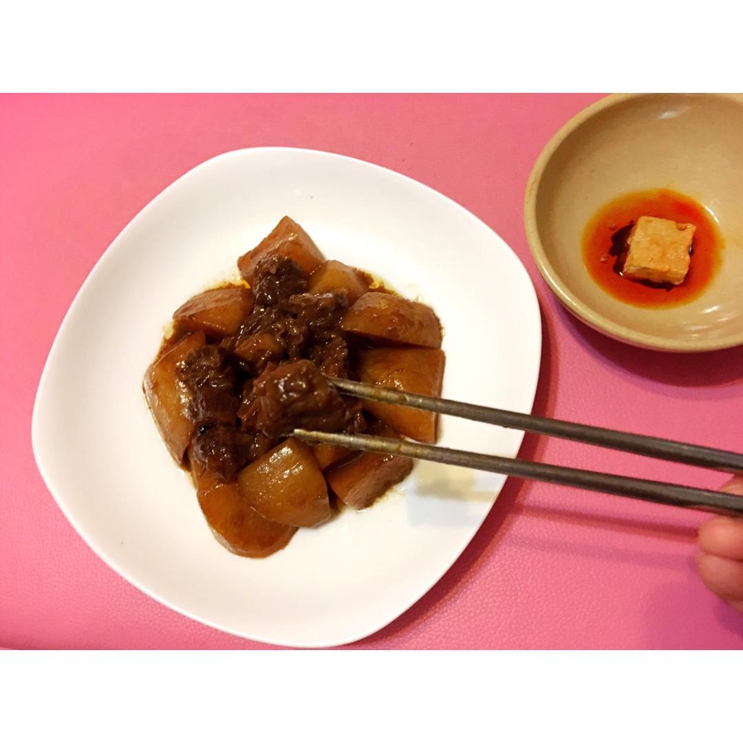 萝卜焖牛腩
