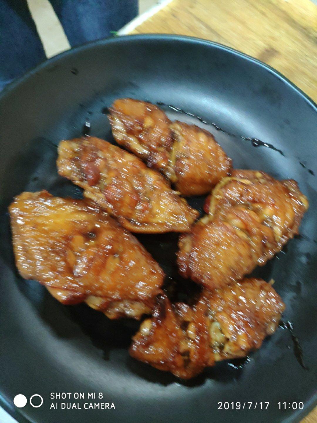 4步就能做出超级美味的可乐鸡翅