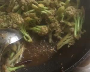 炒出大排档入味的花菜的做法 步骤10