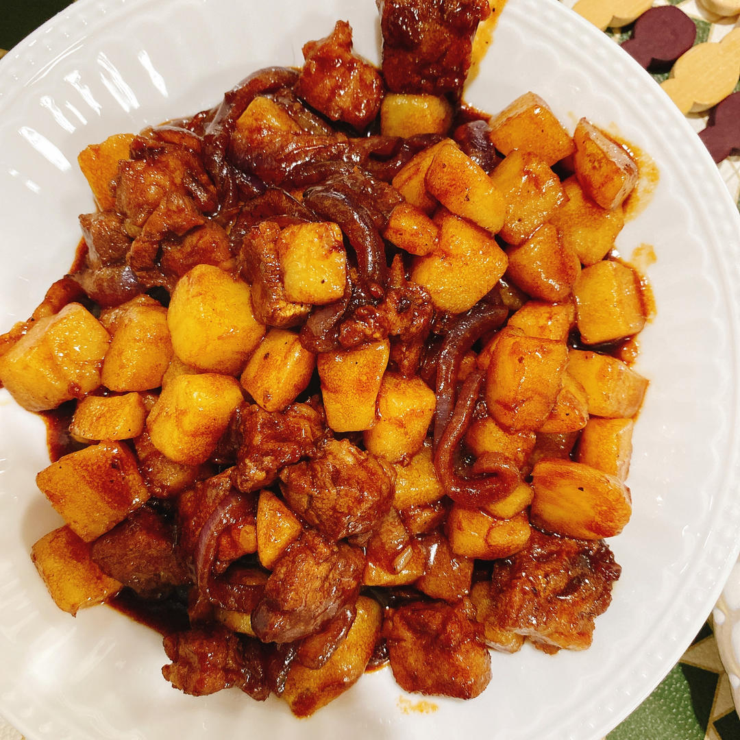 黑椒土豆牛肉粒