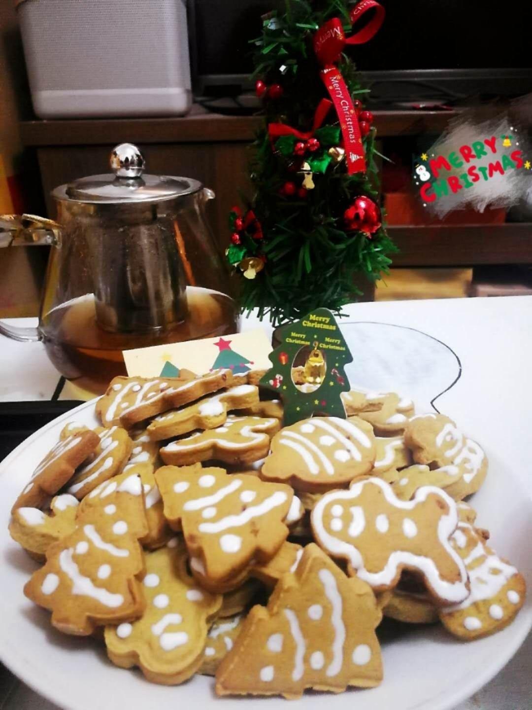 姜饼人与圣诞树