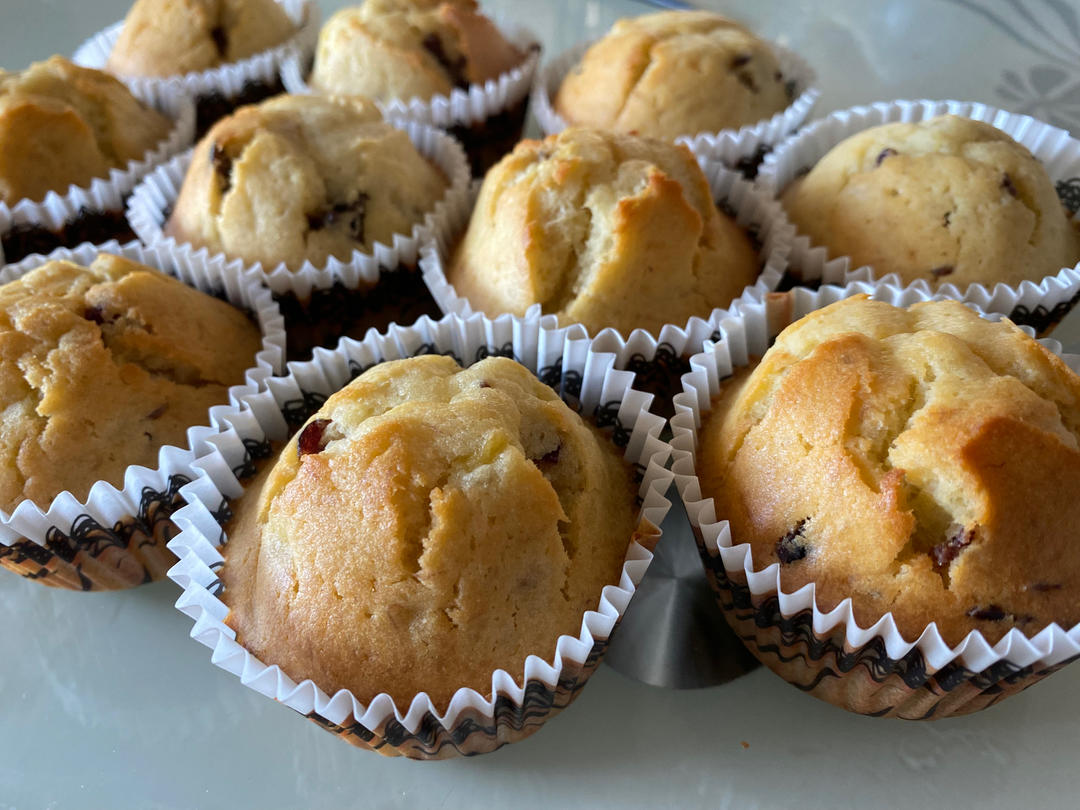 只需搅拌入烤箱的香蕉麦芬