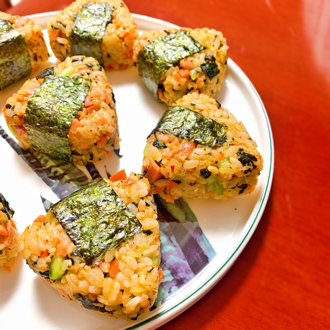 剩米饭这样做好吃好吃到转圈圈，自制日式海苔饭团