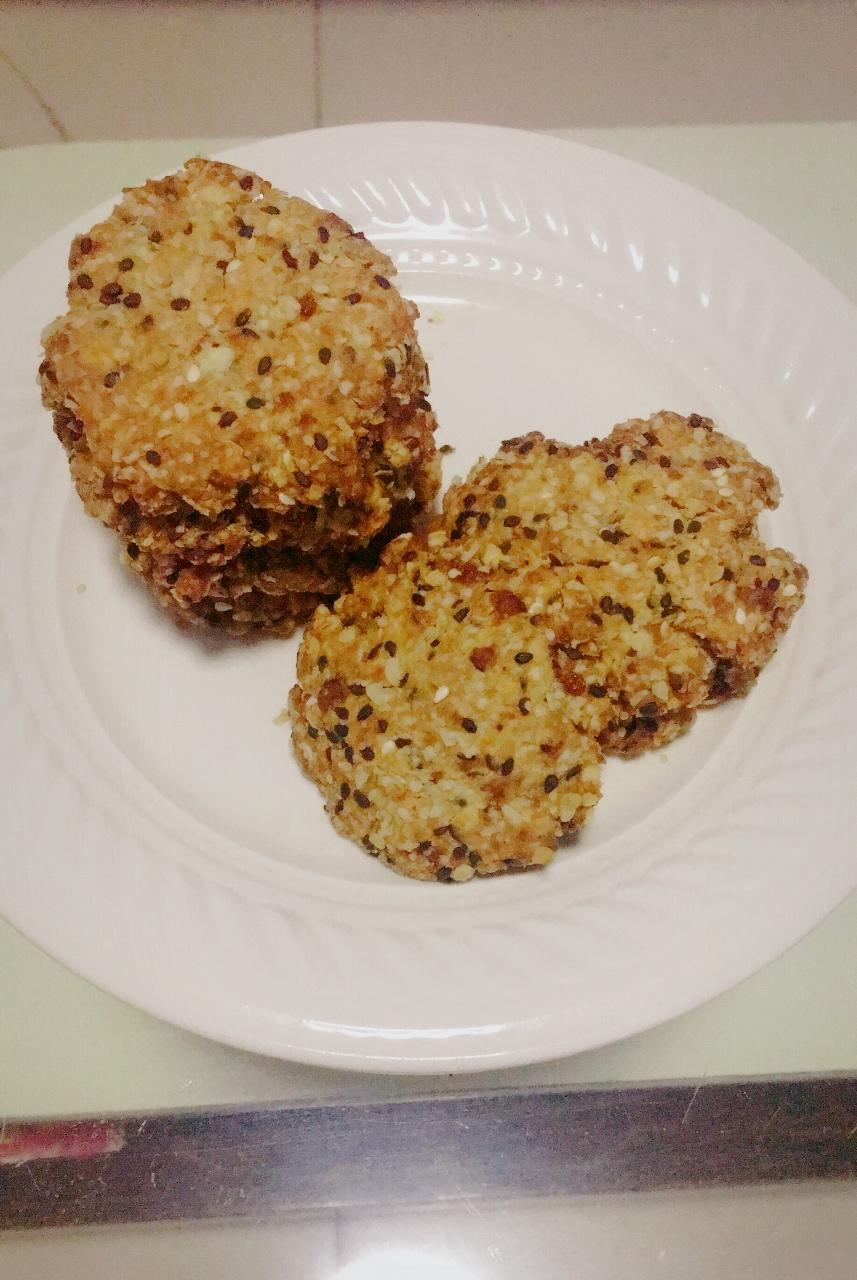 素食:有机燕麦芝麻大饼干