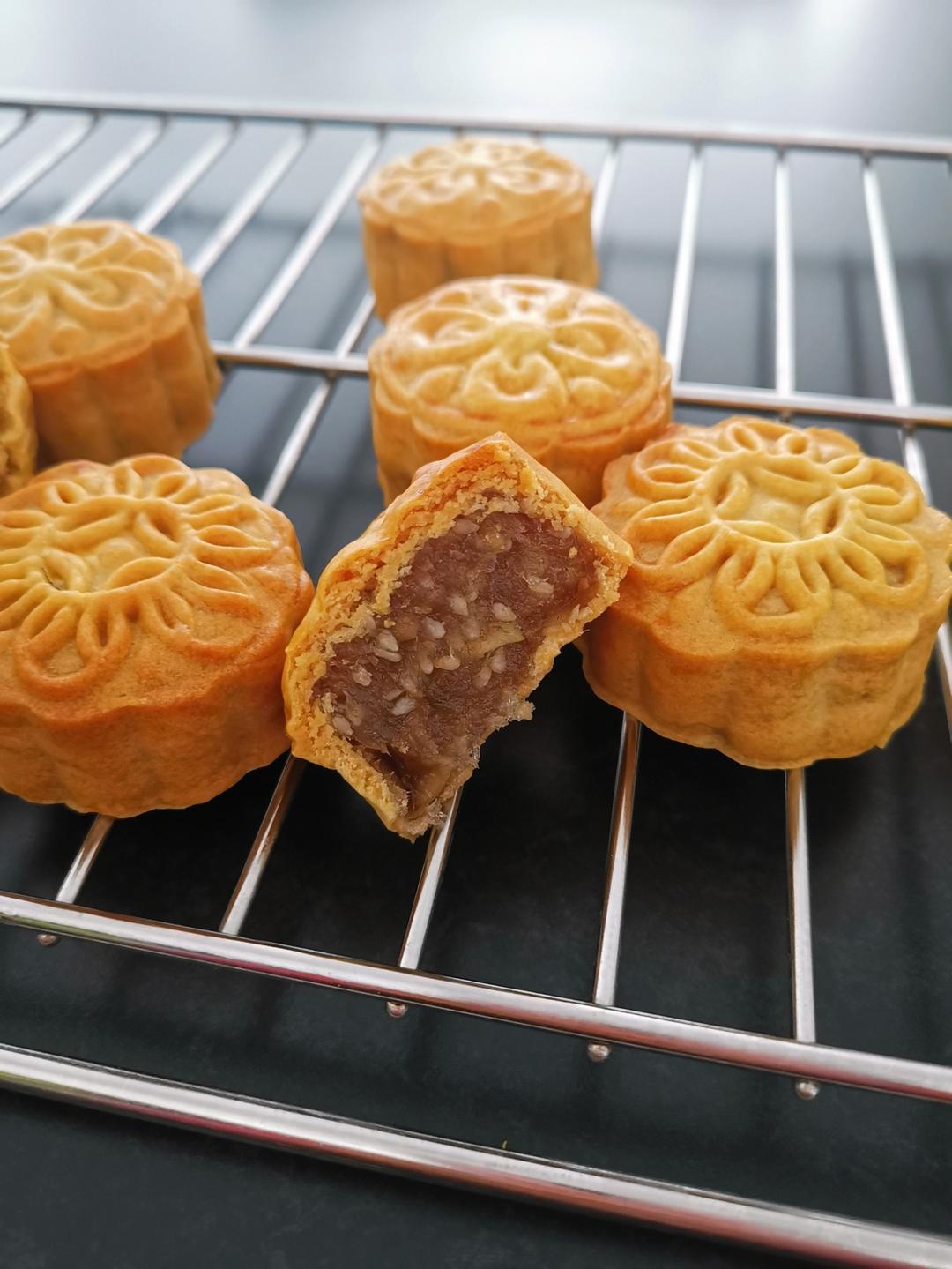 广式月饼－－蛋黄豆沙月饼
