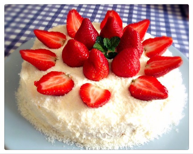 草莓生日蛋糕