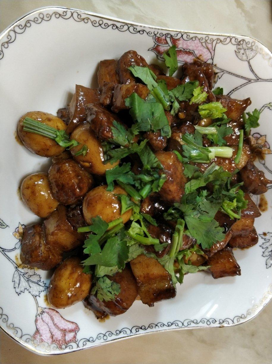 不放油的红烧肉+鹌鹑蛋