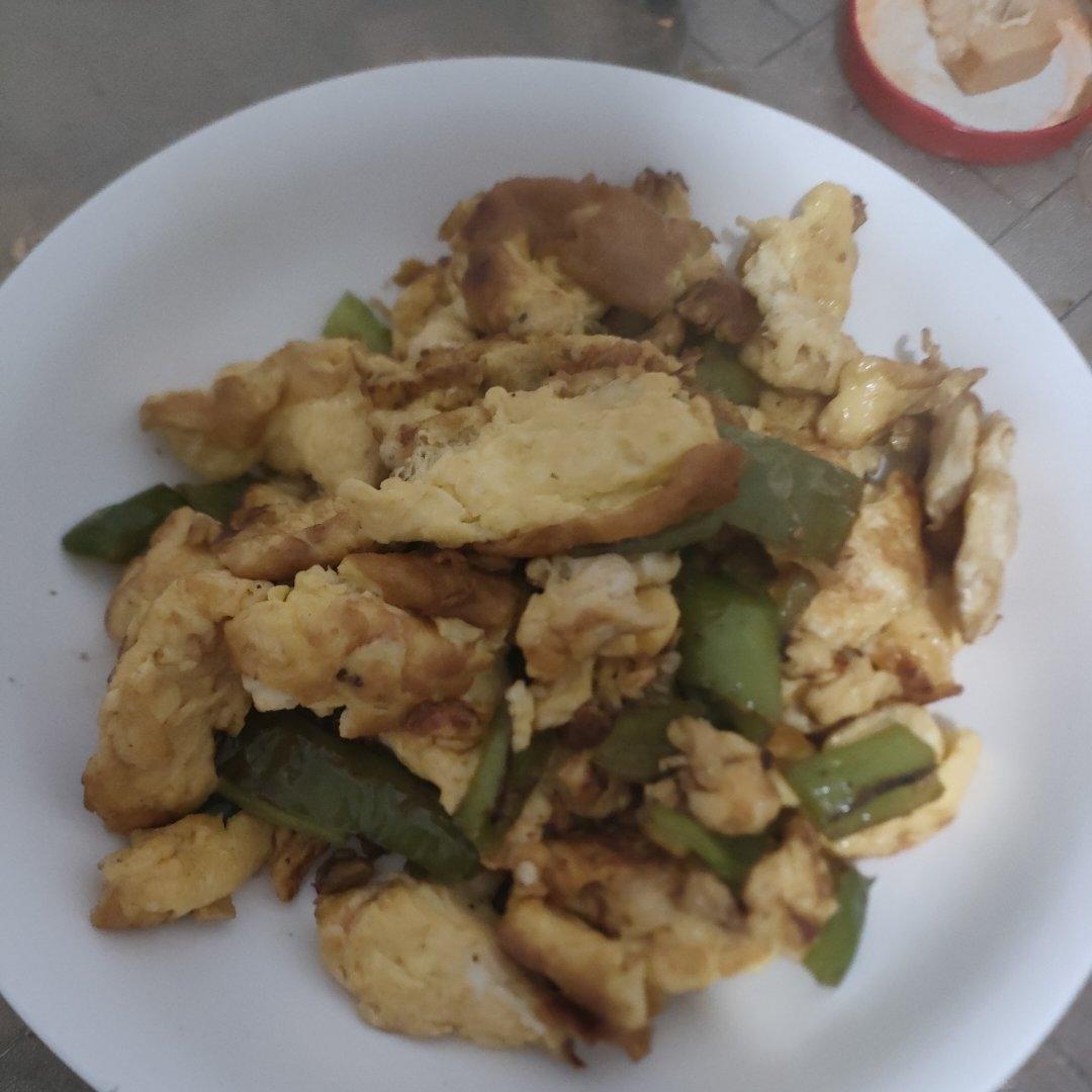 厨房小白秒变大厨的尖椒炒鸡蛋