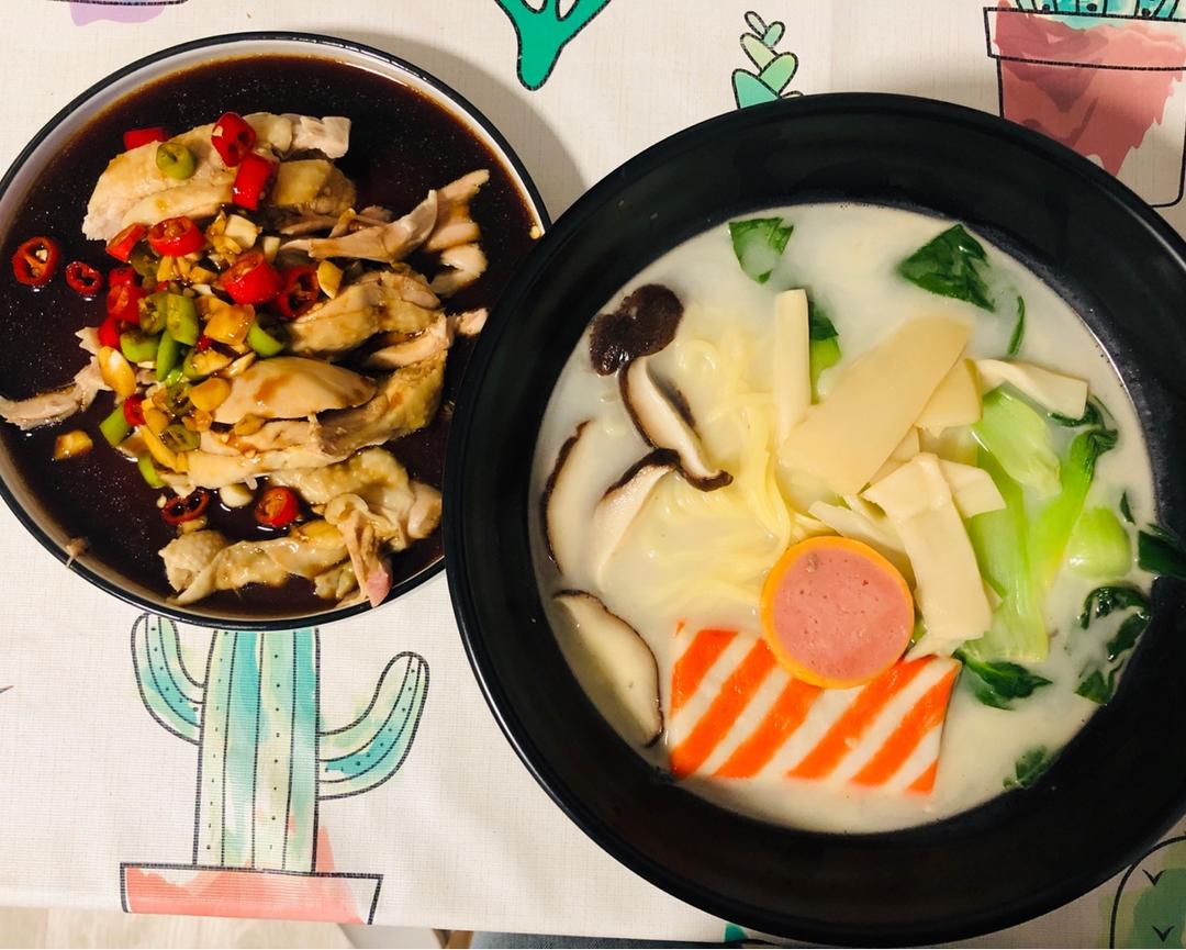 营养健康的鱼汤面