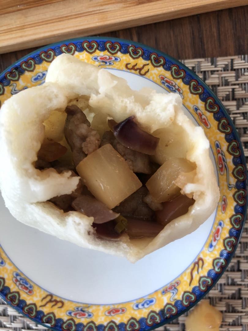 洋葱酱肉丁包子