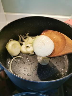娃娃番茄煲菜汤(Tomato Cabbage Soup)的做法 步骤5