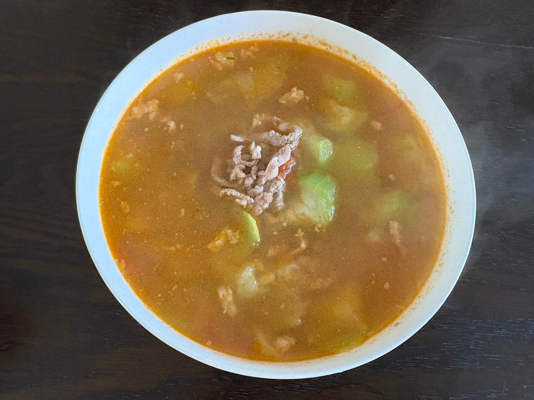 西红柿酥肉丝瓜汤