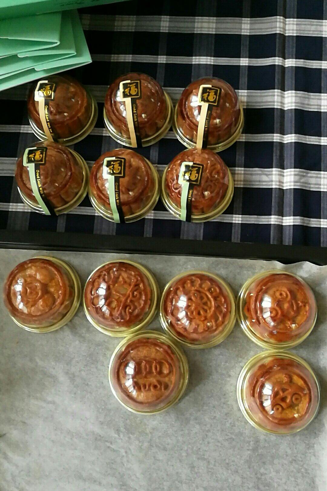 广式月饼——蛋黄莲蓉月饼