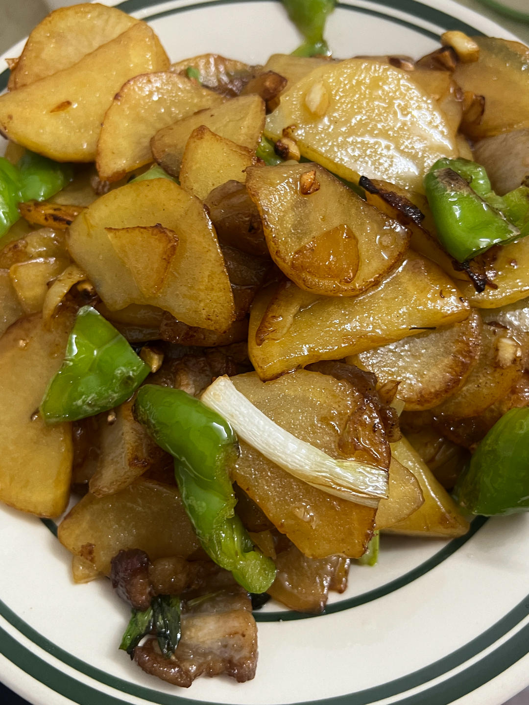 五花肉干煎土豆