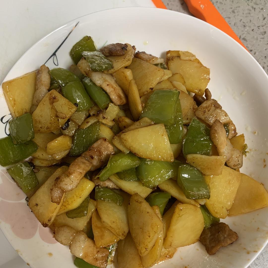 青椒土豆片炒肉