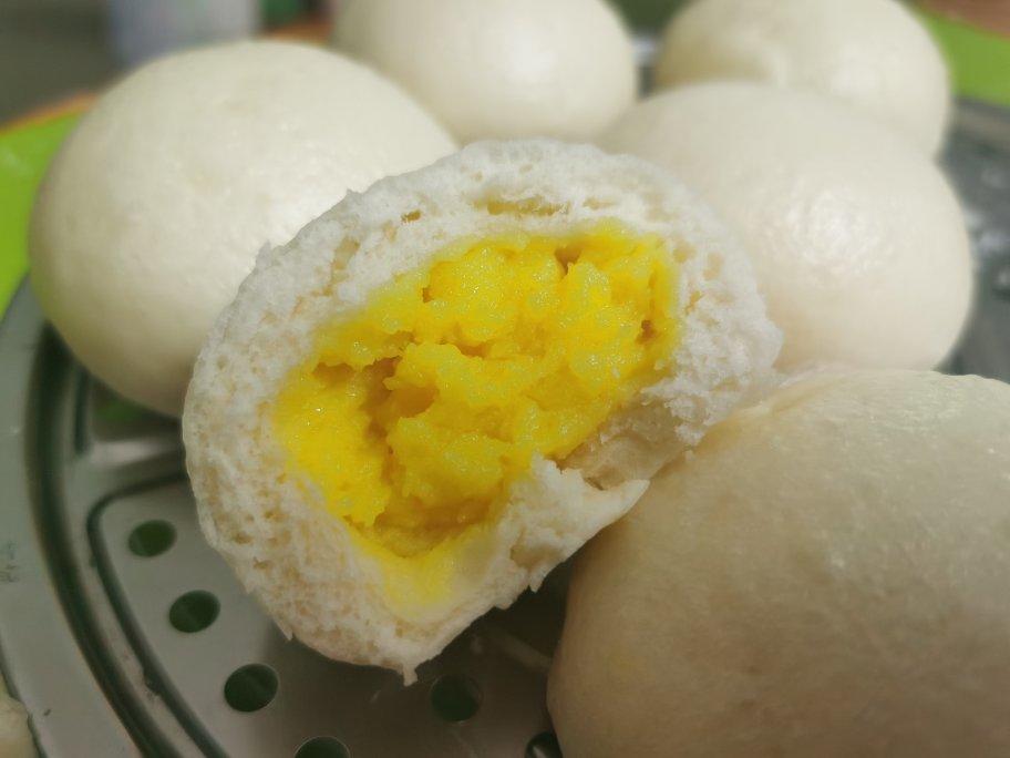 松软香甜的奶黄包，很快就可以搞定。