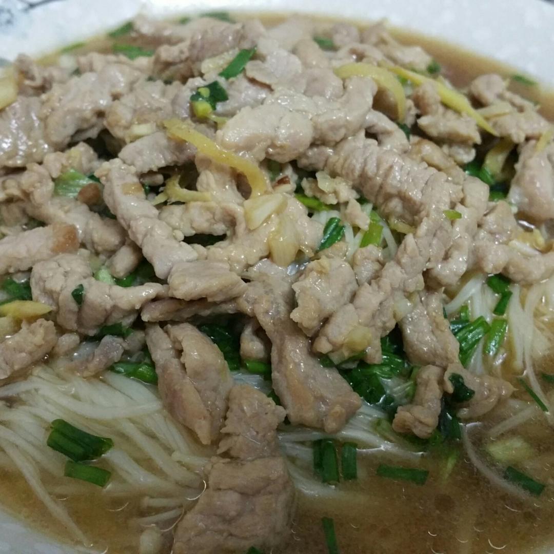 葱油金针菇——10分钟快手菜，你绝对不能错过的美味~