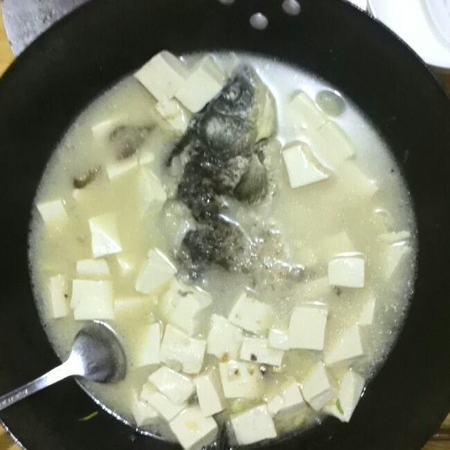 鲫鱼豆腐汤