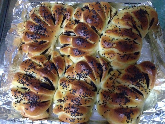 莲蓉红豆沙馅扇形面包