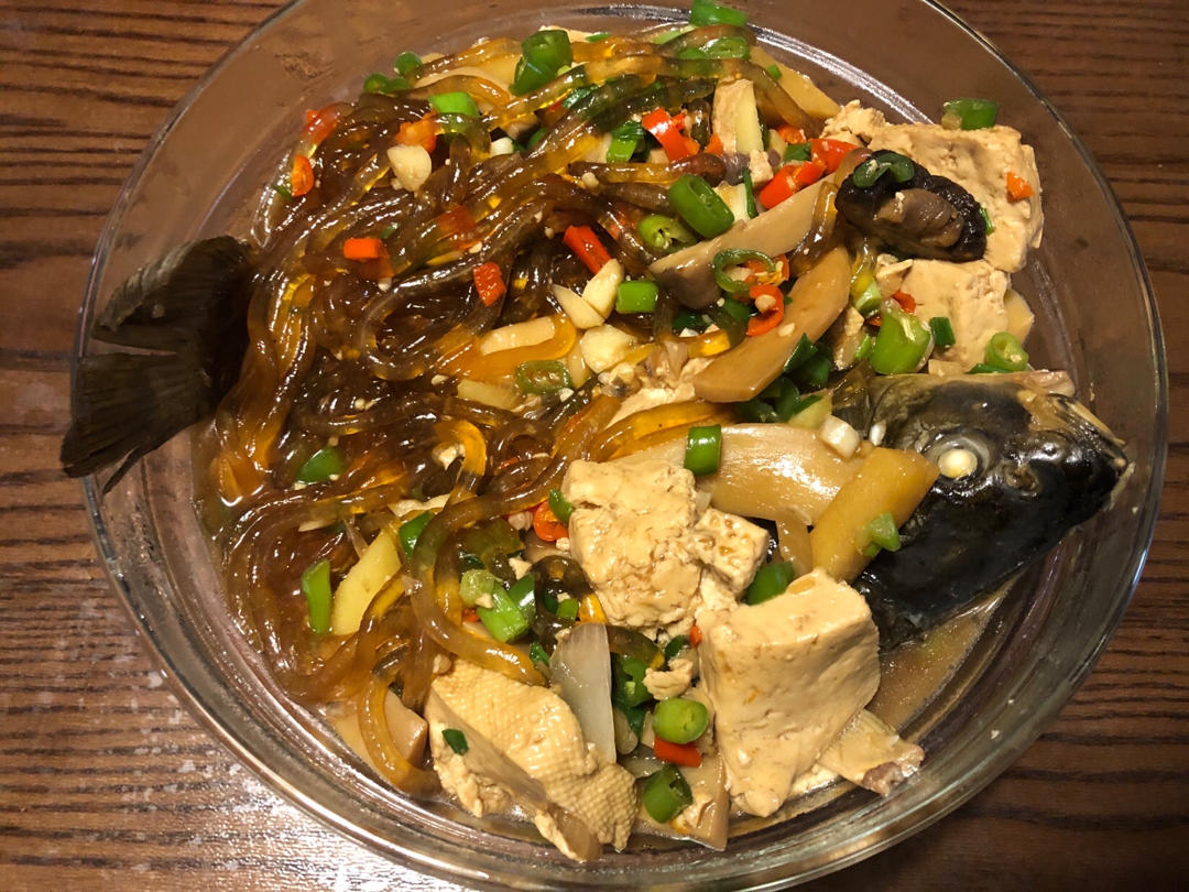 厨师长教你：“葱香鲫鱼”的家常做法，味道鲜美，先收藏起来