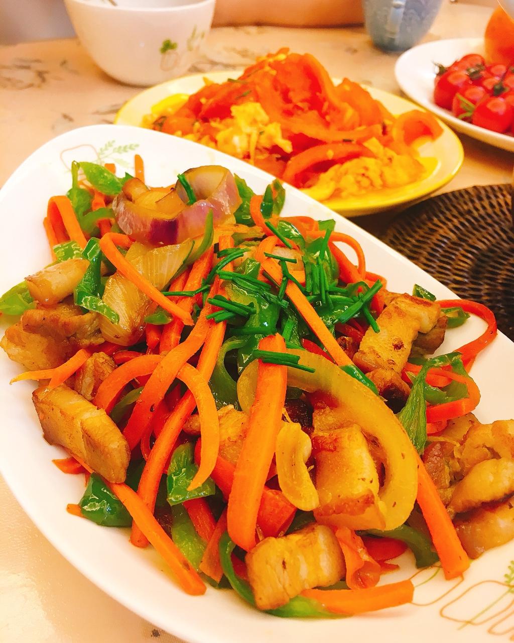 青椒干煸五花肉