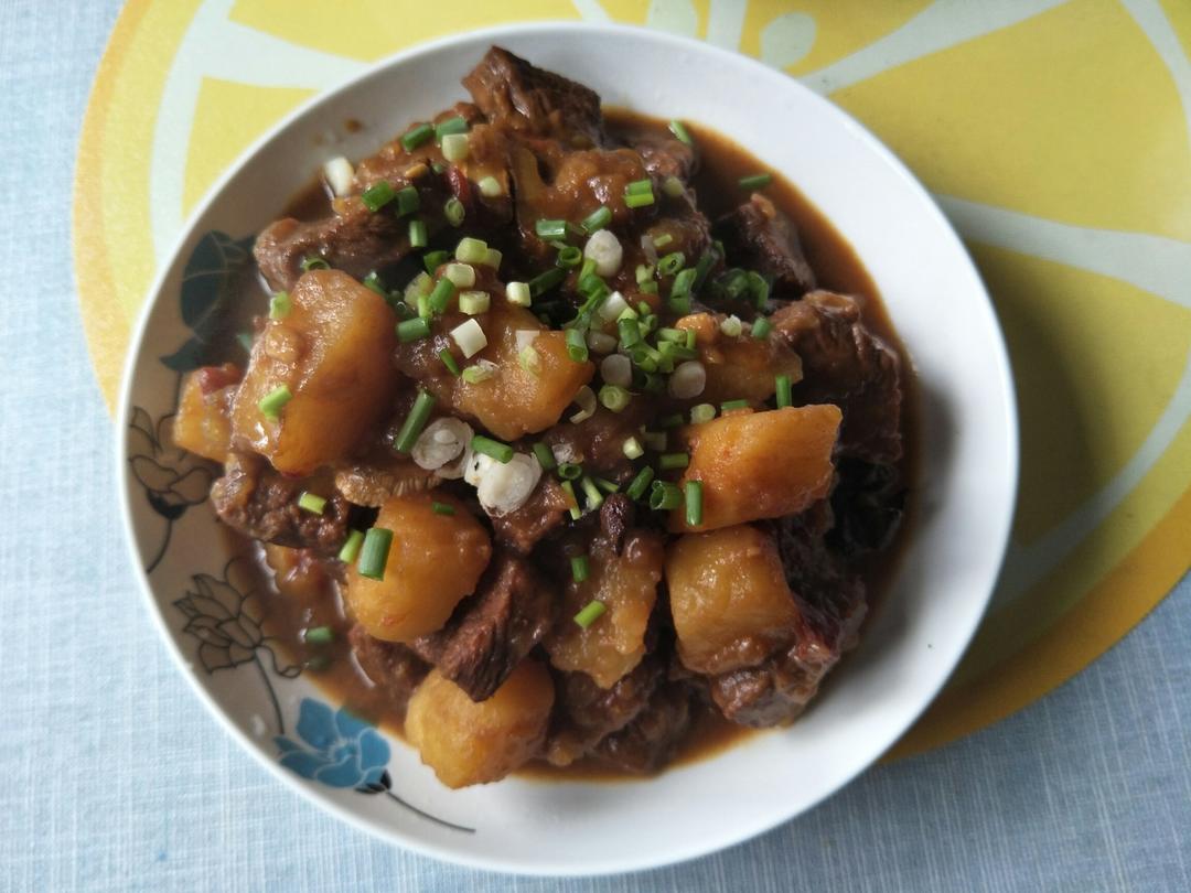 红烧牛肉土豆 （独家秘制）