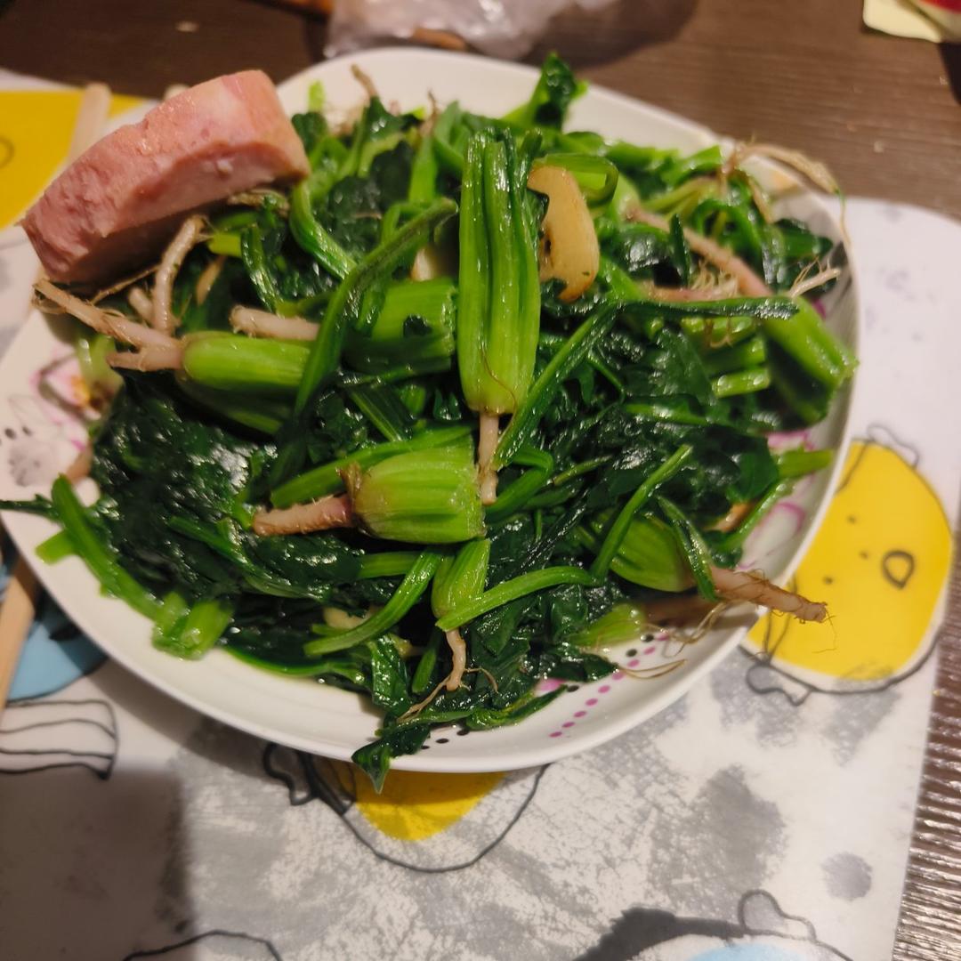 不涩口又嫩的清炒菠菜
