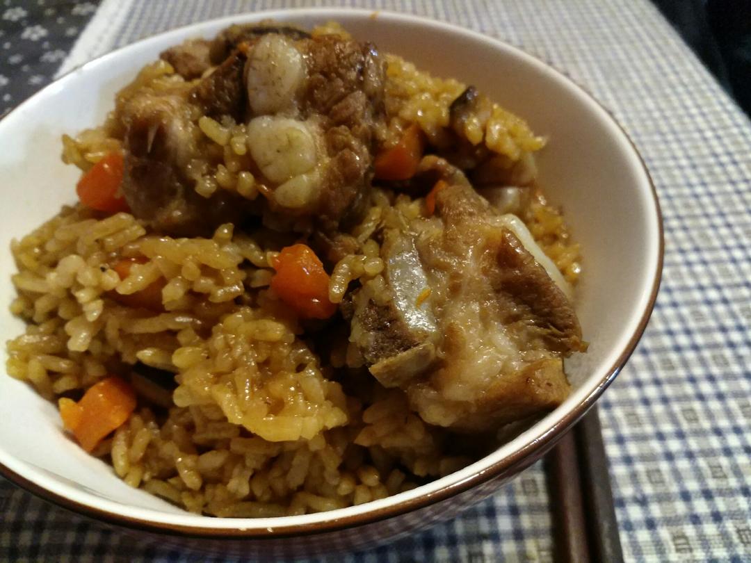 喷香排骨焖饭（爆好吃）