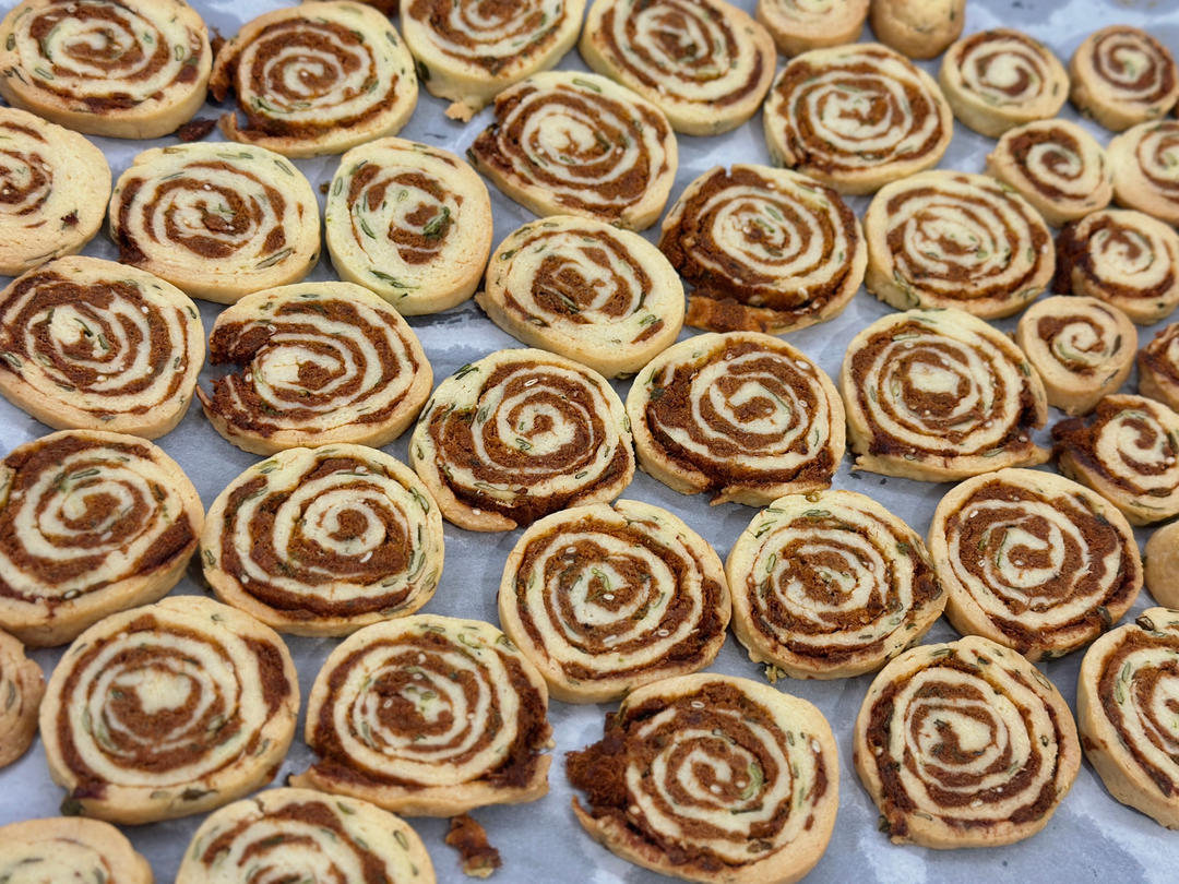 好吃看得见‼️满满的肉松❗️肉松卷饼干