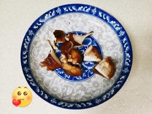 蚝油浇汁香菇扒油菜的做法 步骤1