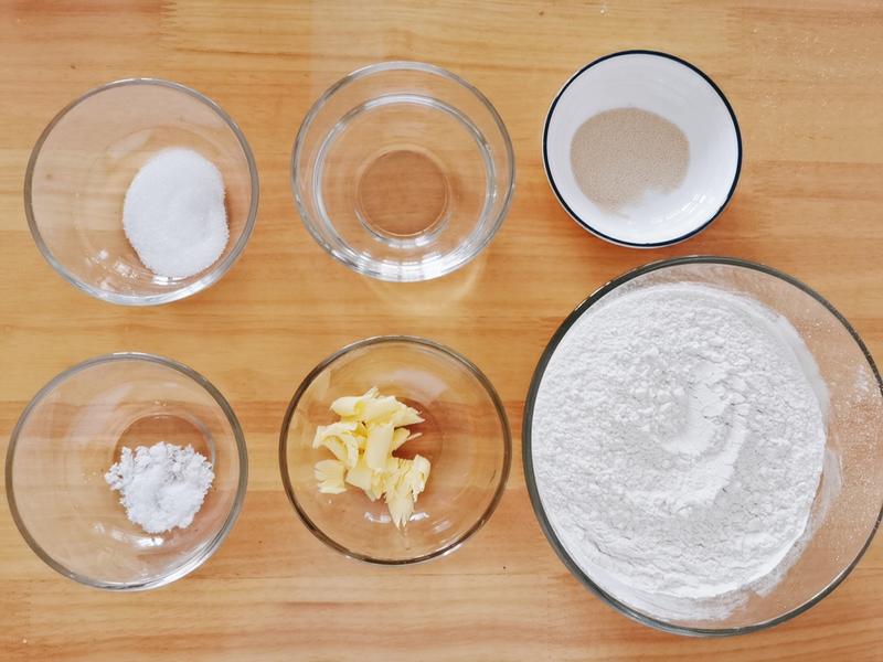 纯奶手撕吐司的做法 步骤1