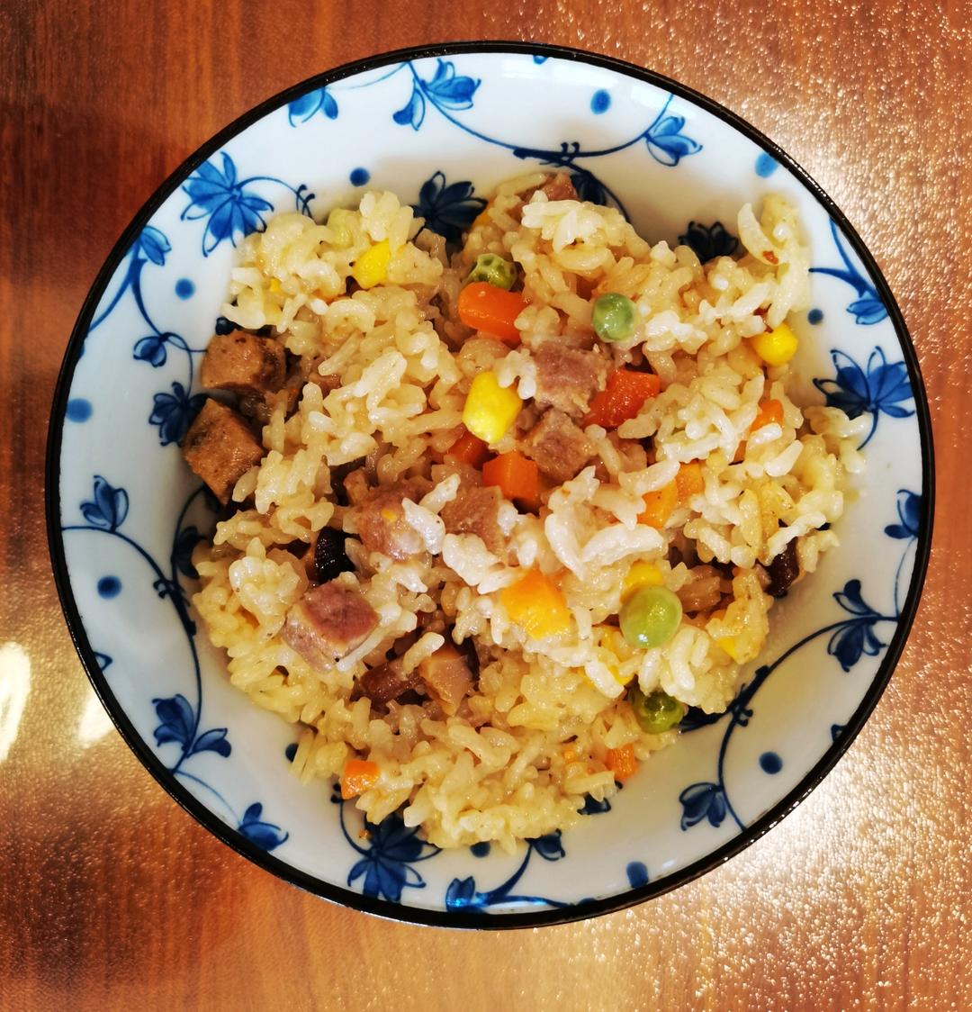 懒人电饭锅香肠焖饭/煲仔饭