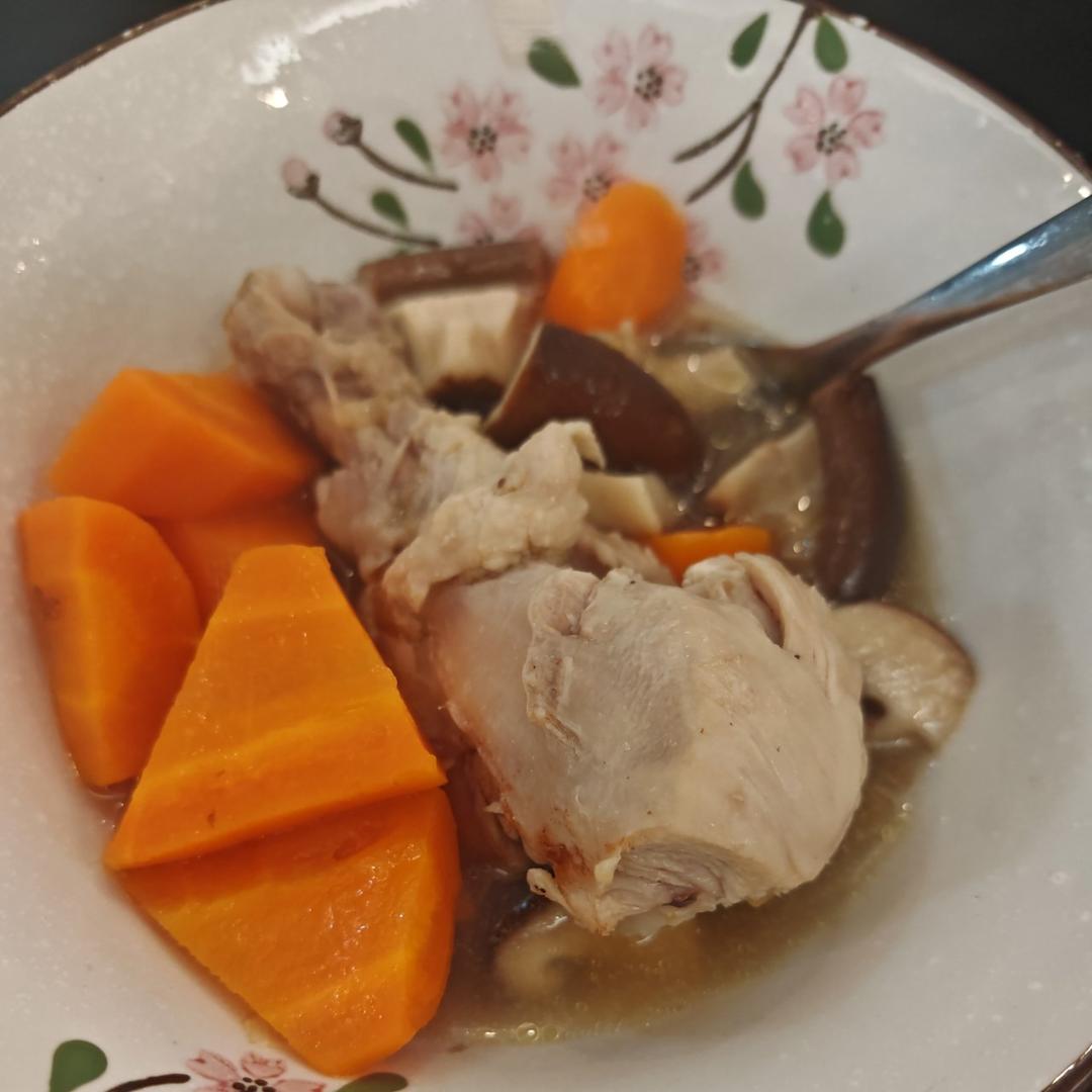 【低卡快手】鸡腿萝卜养生汤