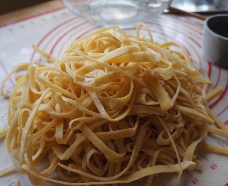 鸡蛋手擀面