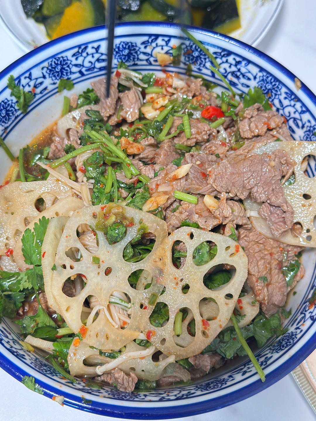 不用爆炒的香菜拌牛肉