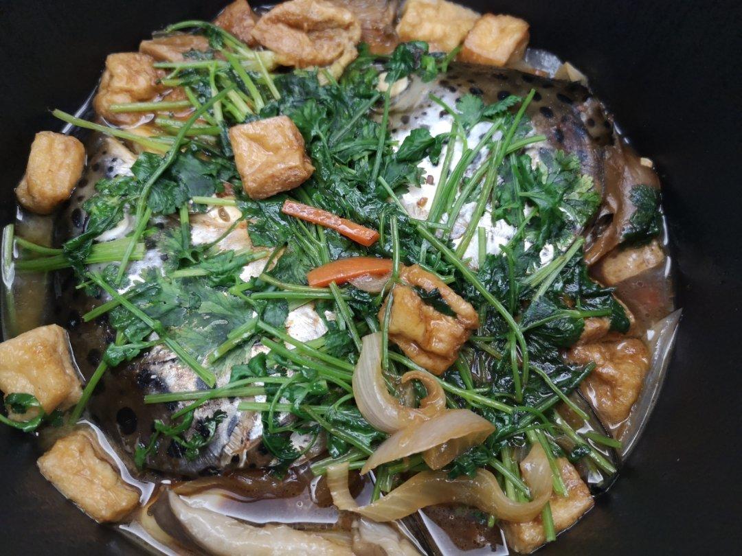 砂锅焗三文鱼头