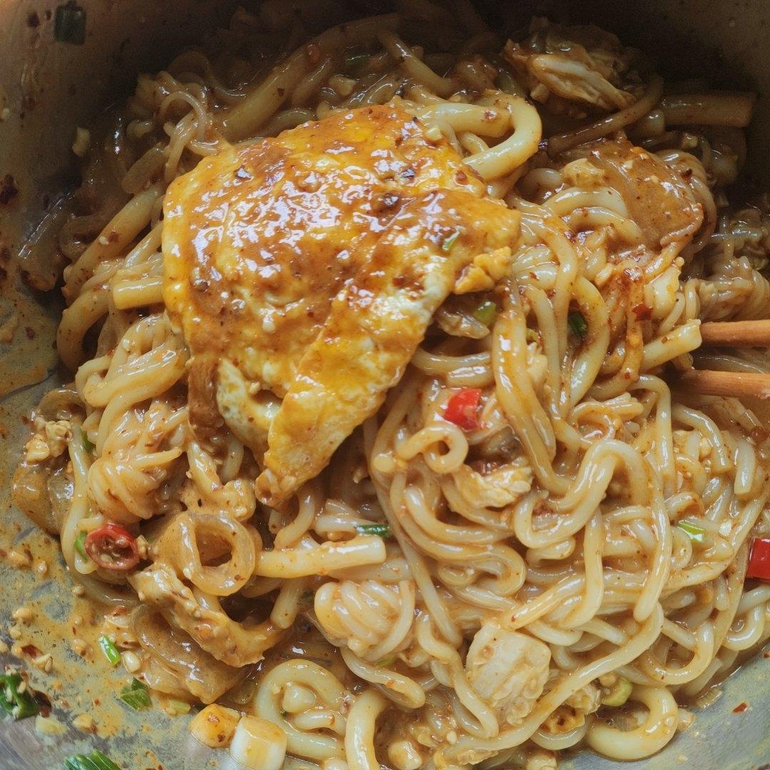 麻酱流汁宽粉