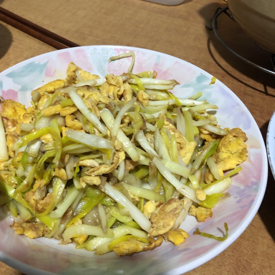 韭黄炒鸡蛋