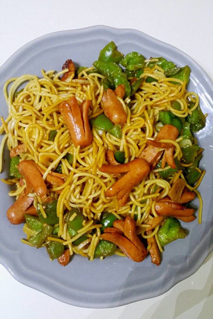 青椒香肠炒面