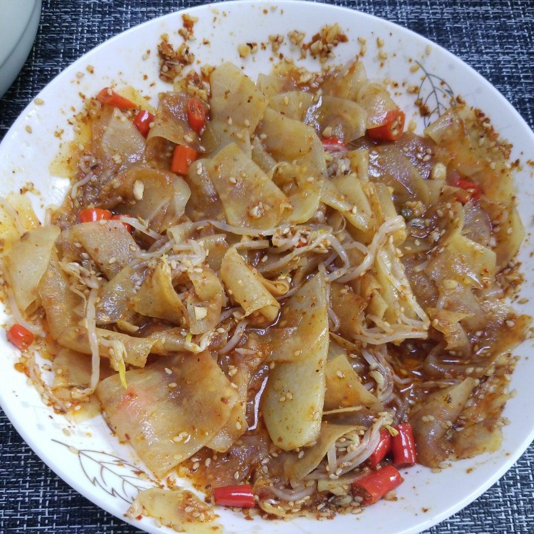 凉拌土豆（仅需两个步骤）