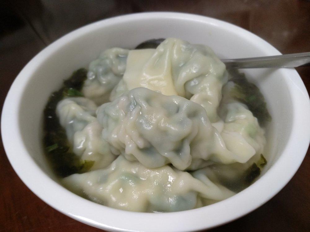 虾仁菠菜大馄饨