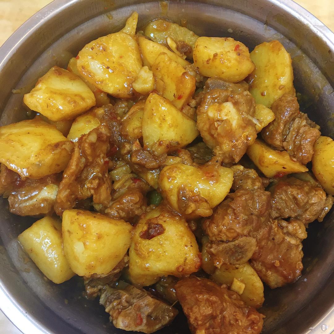 土豆烧排骨
