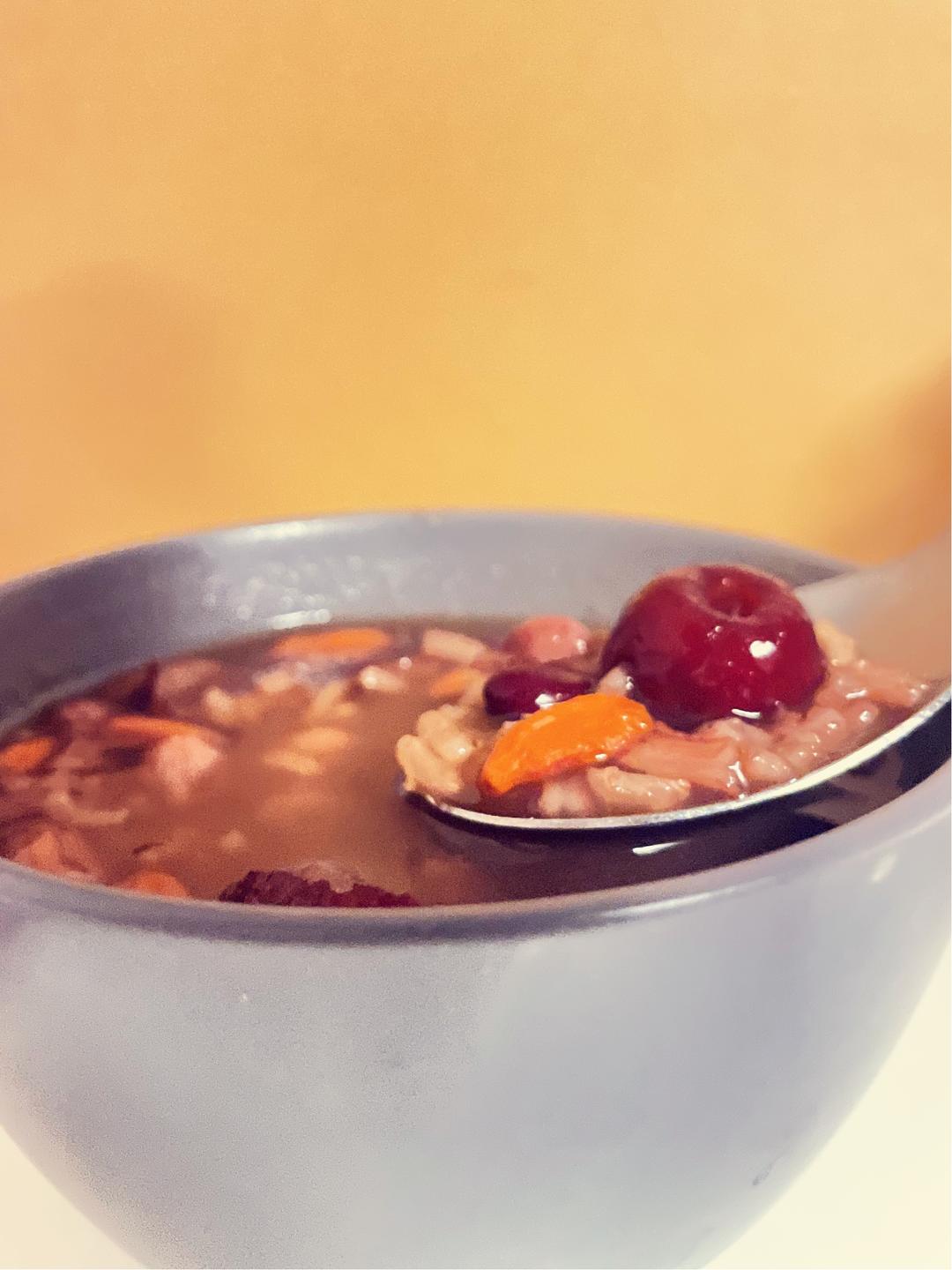 气血不足，来碗美容养颜五红粥