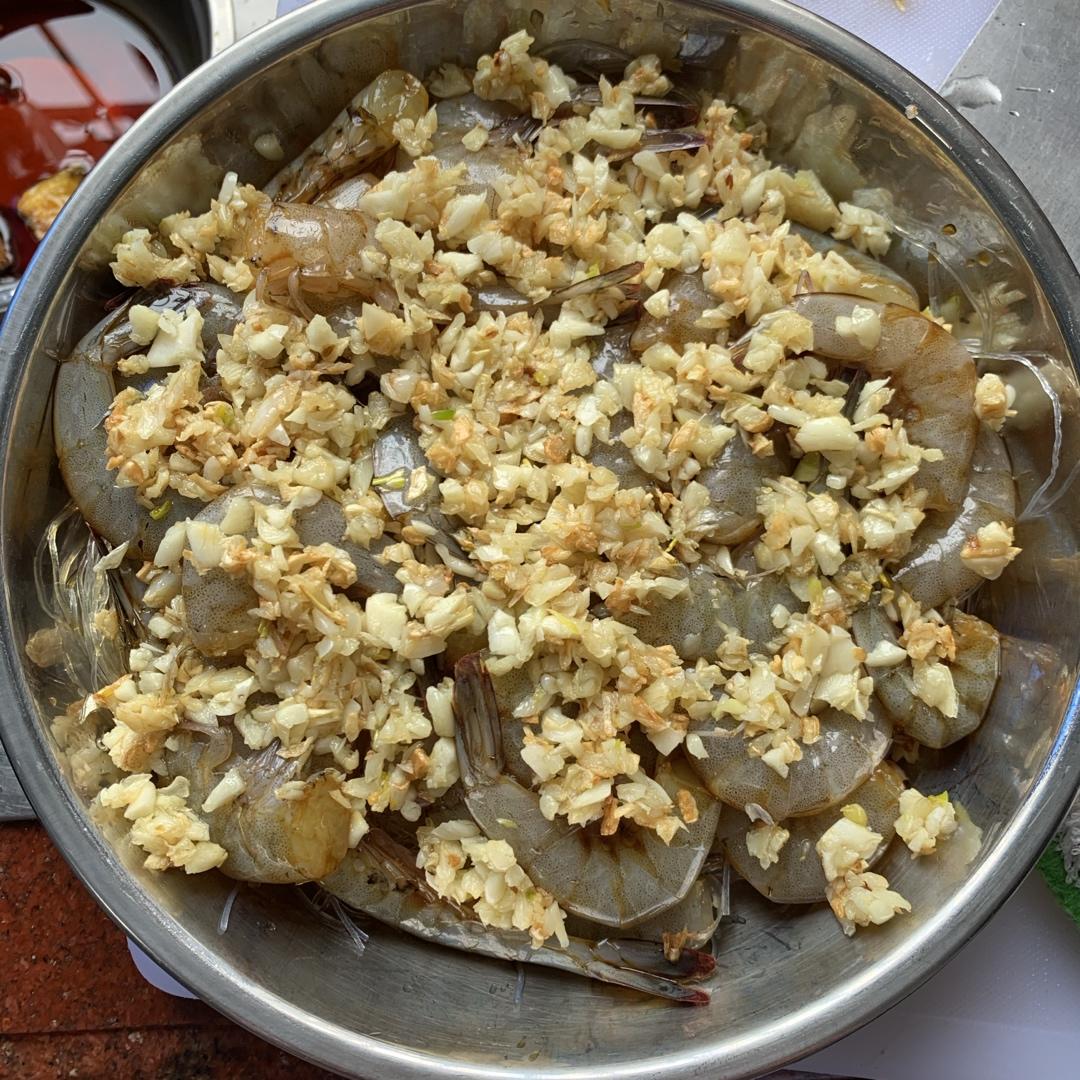 蒜蓉粉丝蒸大虾