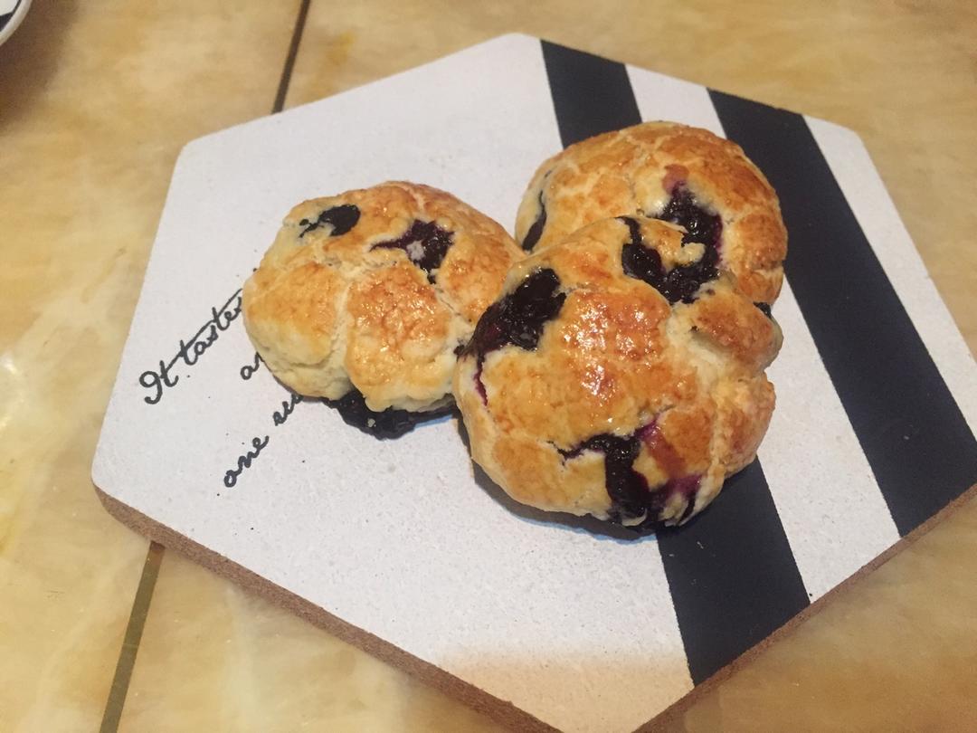 爆浆蓝莓司康Blueberry Explosion Scone