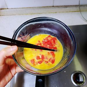 番茄煎蛋卷的做法 步骤3