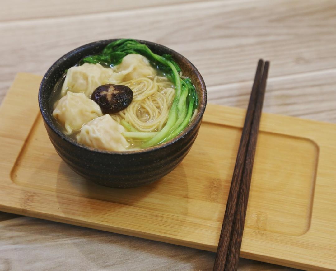 经典港式鲜虾云吞面