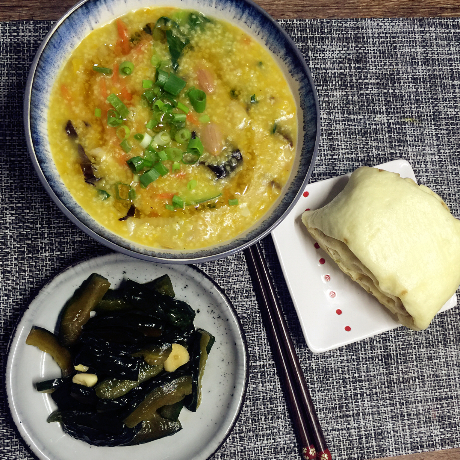 小米稠饭（小米干饭、小米焖饭）河南安阳林州传统美食